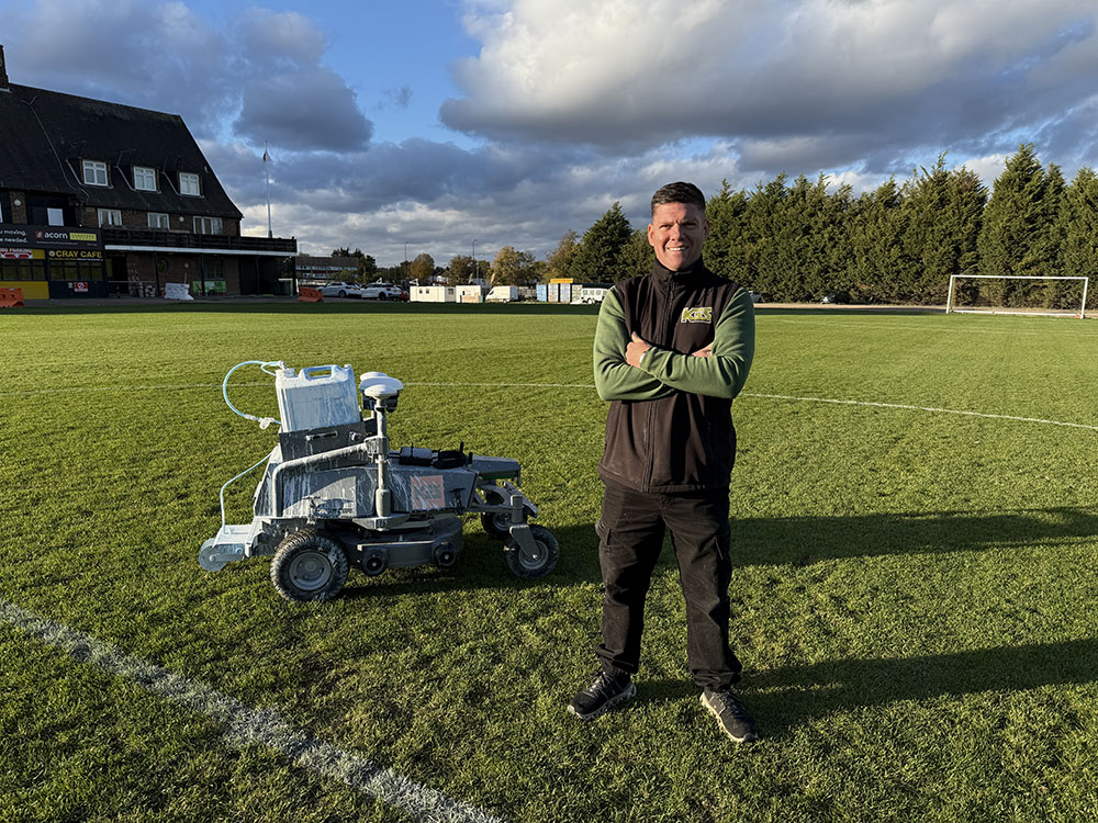 Kerr’s Grounds Services goes robotic with the RM21