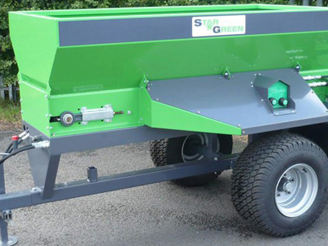 TD700T - 700 litre (0.7m³) trailed top dresser